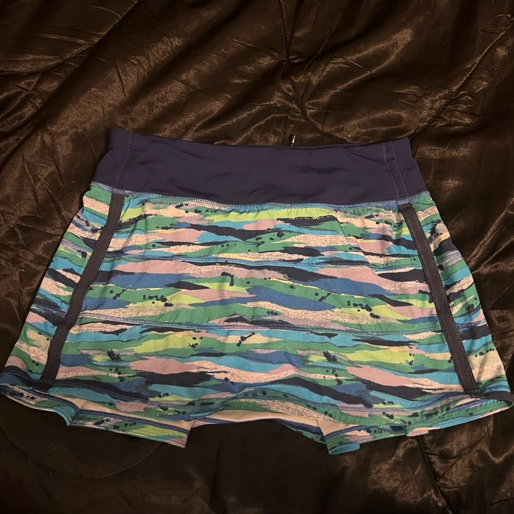 Patterned lululemon skirt